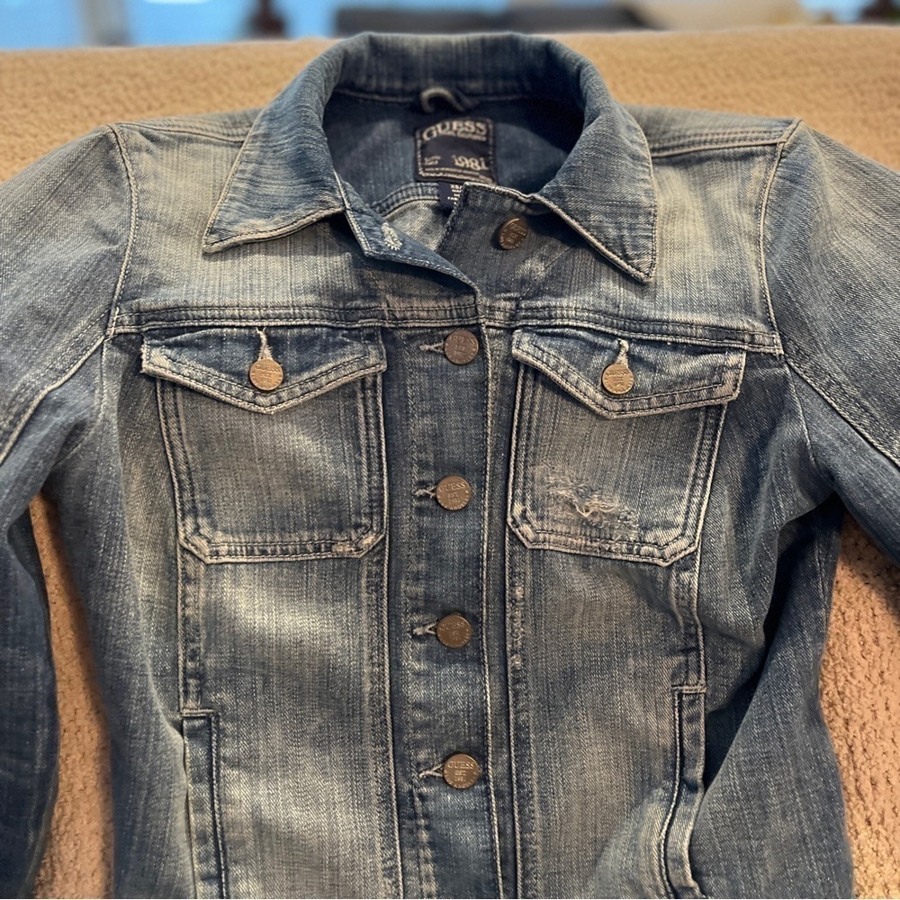 Stylish Guess Fitted Jean Jacket for Women Size XS - Picture 6 of 9